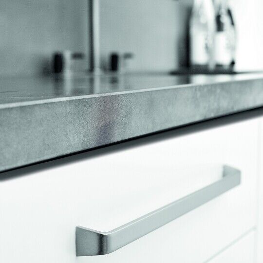 Greep alu 27mm RVS look leverbaar in de boorafstanden 160 en 320mm