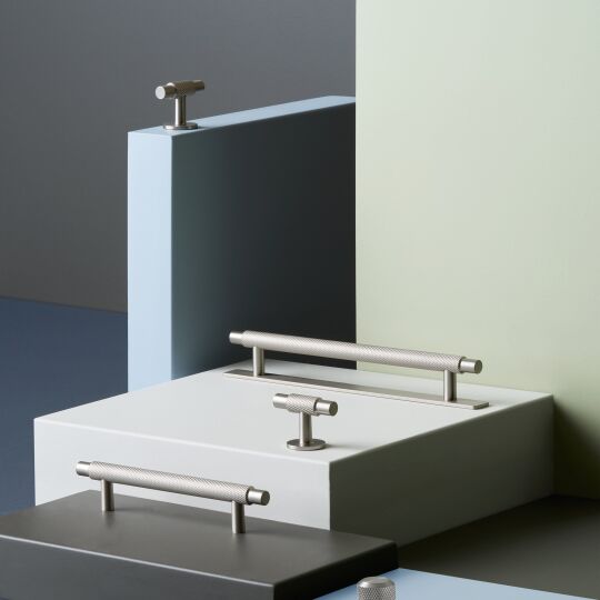 Manor 14MM  RVS Look de greep is leverbaar in de boorafstanden 128 en 192mm